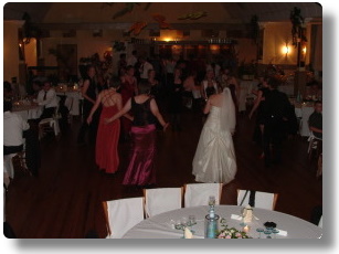 DJ Tobi, DJ Entertainment f�r Niedersachsen. Hannover, Braunschweig,  Hildesheim, Wolfsburg, Wolfenb�ttel, Hameln, Peine,  Langenhagen, Wedemark, Burgdorf, Gifhorn, Lehrte, Wunstorf, Garbsen, Stadthagen, Hemmingen, Bad Nenndorf, Laatzen, Sarstedt, Walsrode, Soltau Fallingbostel, Burgwedel, Isernahgen, Gehrden, Wennigsen, Bispingen, Pattensen, Salzgitter, Seelze, Barsinghausen, Springe, Steinhude, Neustadt, Rinteln, B�ckeburg, Minden, Nienburg, Celle, Goslar, Harz, ... . F�r Hochzeit, Geburtstag, Polterabend
